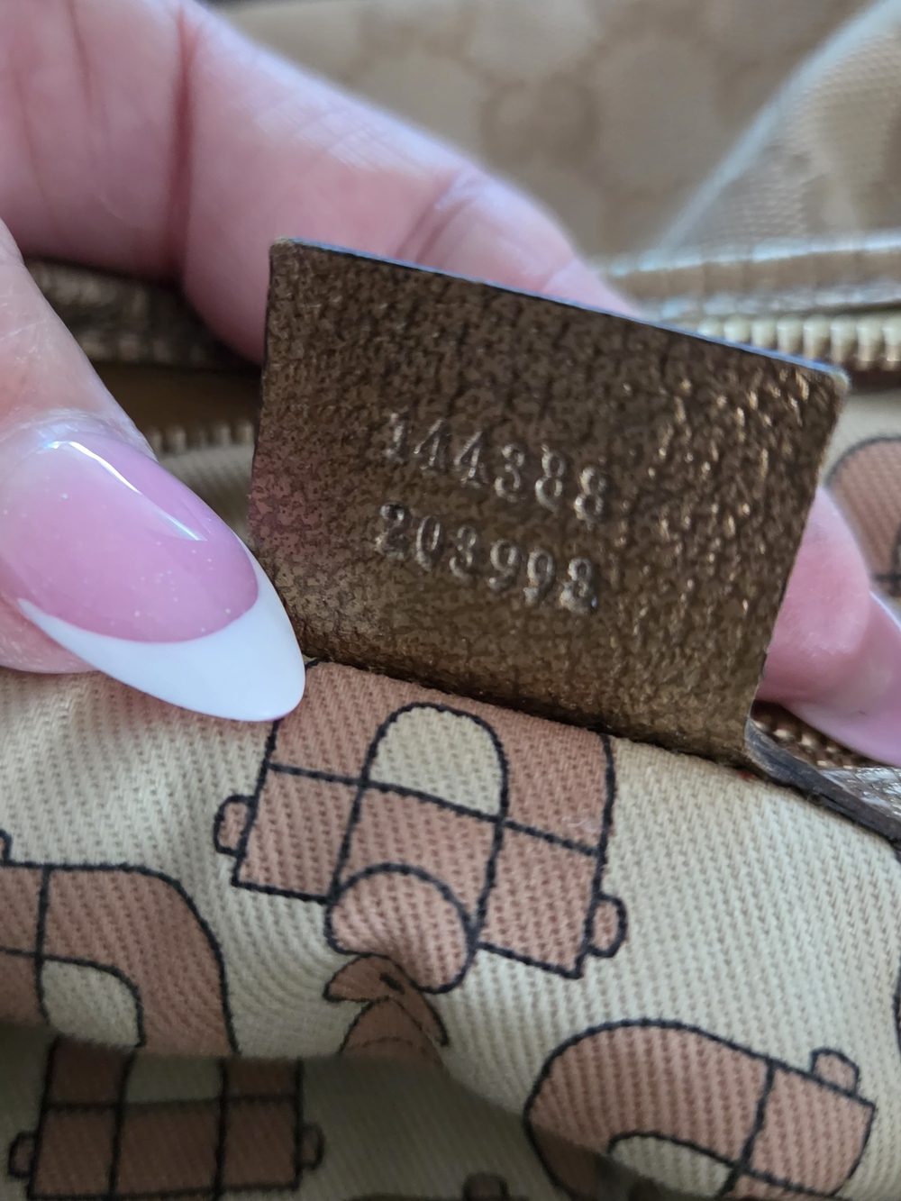 Gucci Beige GG Canvas Crossbody Bag - Picture 5 of 9